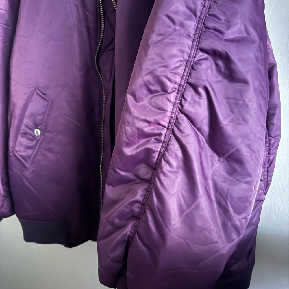 THE FRANKIE SHOP
Astra Bomber Jacket (Purple, M/L, Oversized) - Picture 7 of 9
